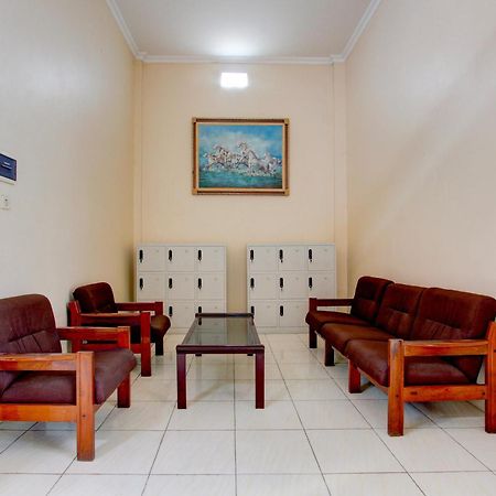 Spot On 93245 Guest House Mulia Dua Syariah Klaten Экстерьер фото