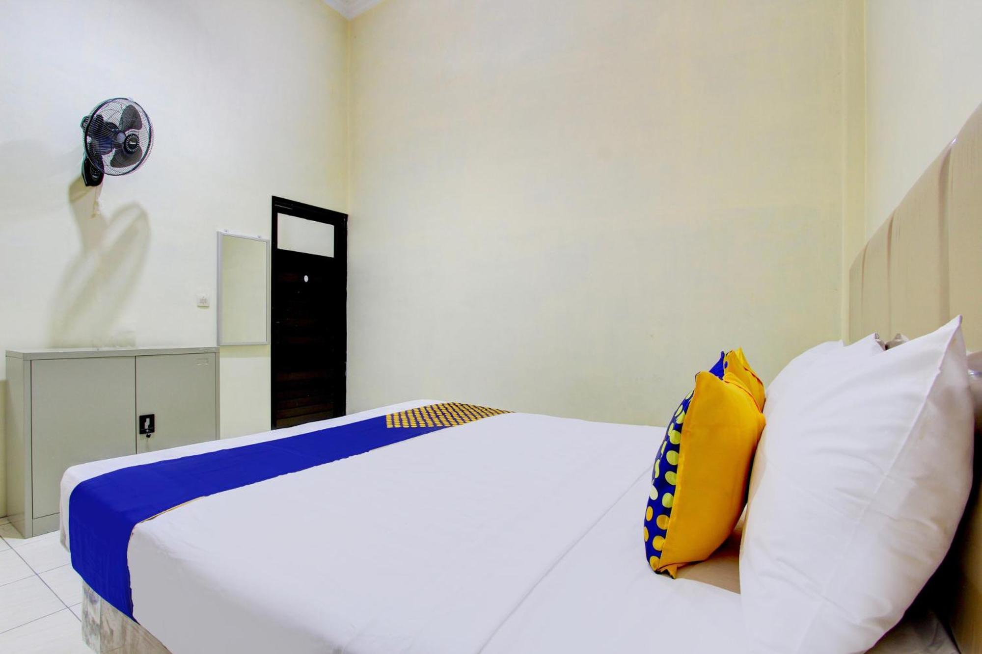 Spot On 93245 Guest House Mulia Dua Syariah Klaten Экстерьер фото