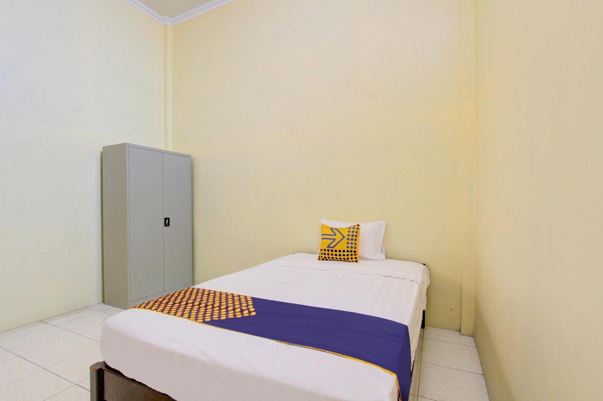Spot On 93245 Guest House Mulia Dua Syariah Klaten Экстерьер фото