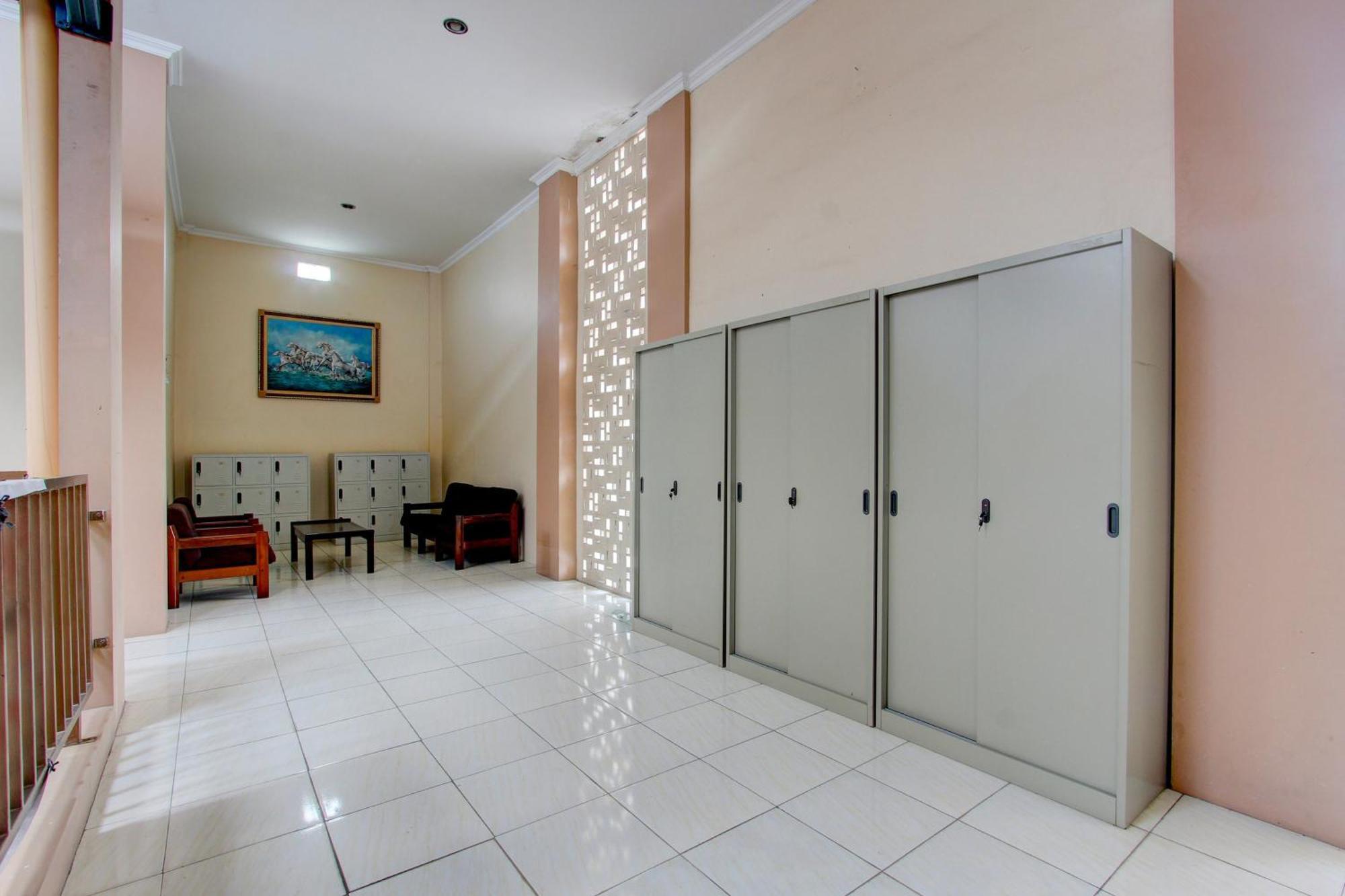 Spot On 93245 Guest House Mulia Dua Syariah Klaten Экстерьер фото